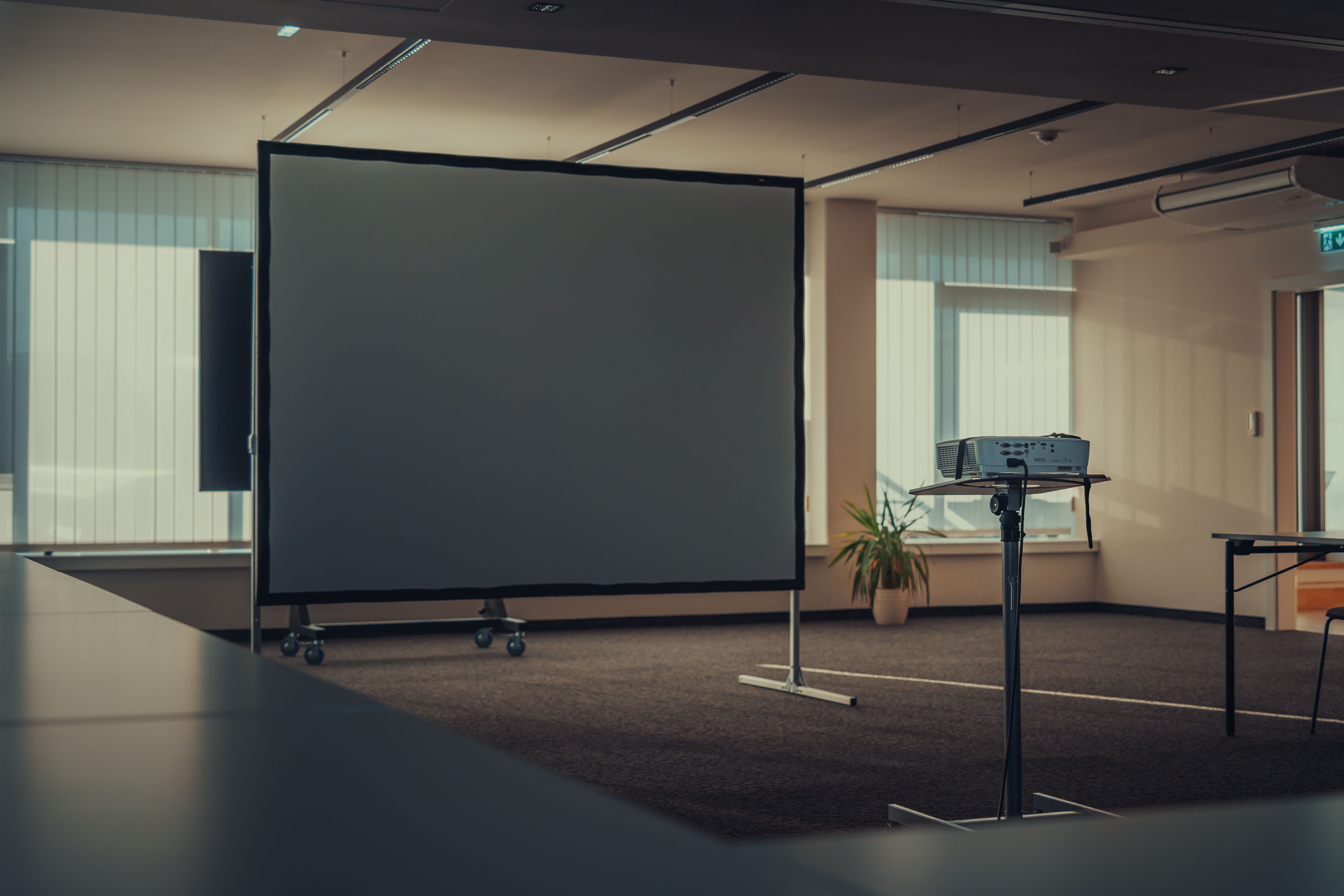 Fast-Fold & Tripod Projection Screens - SC Rental Malaysia Fast-Fold & Tripod Projection Screens