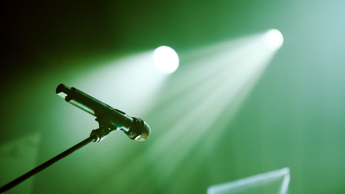 High-CRI Warm Profile Stage Spotlights & Follow Spots