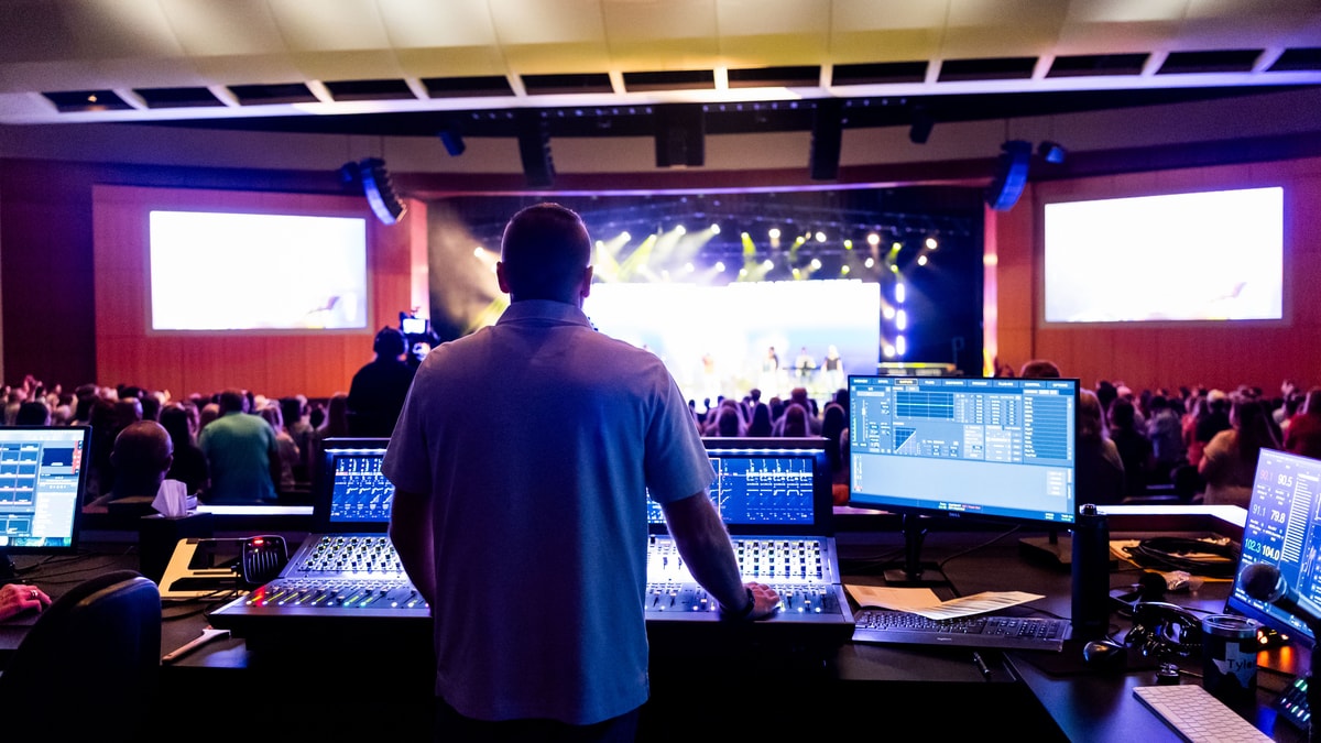 Concert Line Array & Active Audio System Rental - SC Rental Malaysia Concert Line Array & Active Audio System Rental