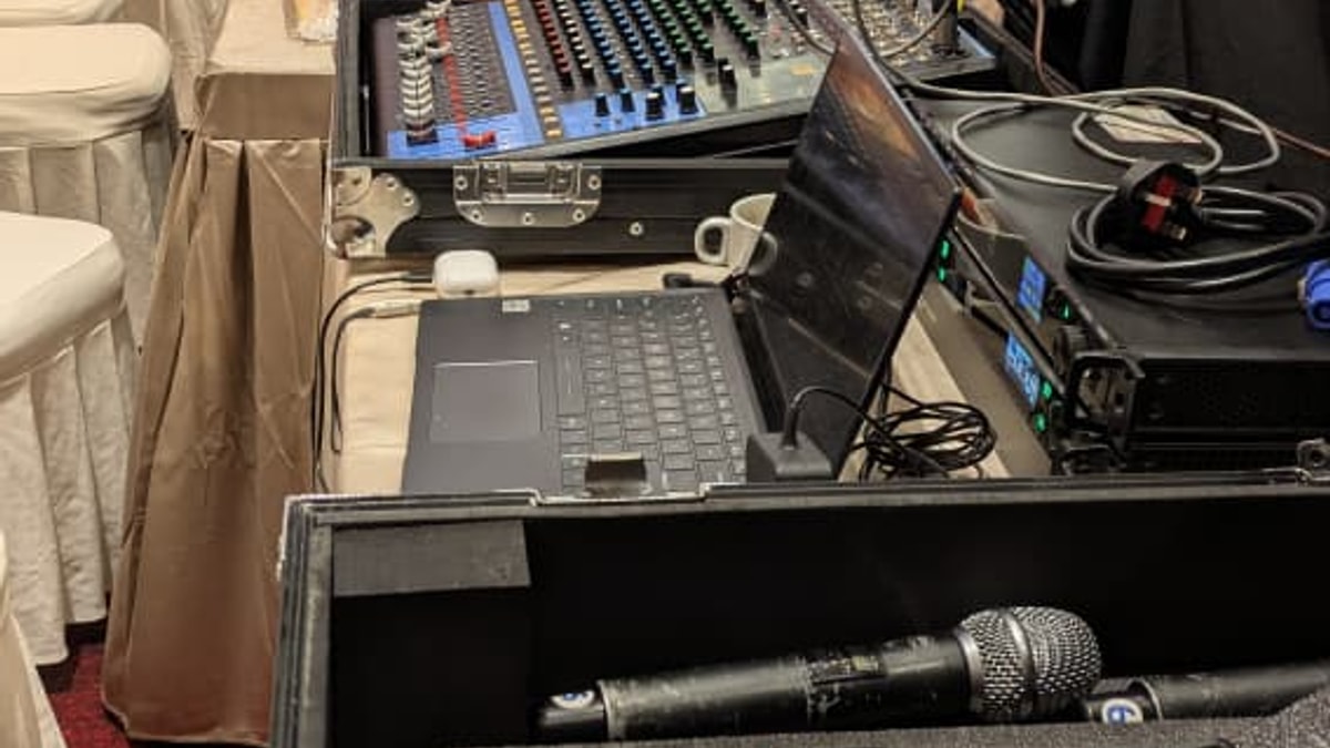 UHF Wireless Microphone, Podium Mic & RF Coordination - SC Rental Malaysia UHF Wireless Microphone, Podium Mic & RF Coordination